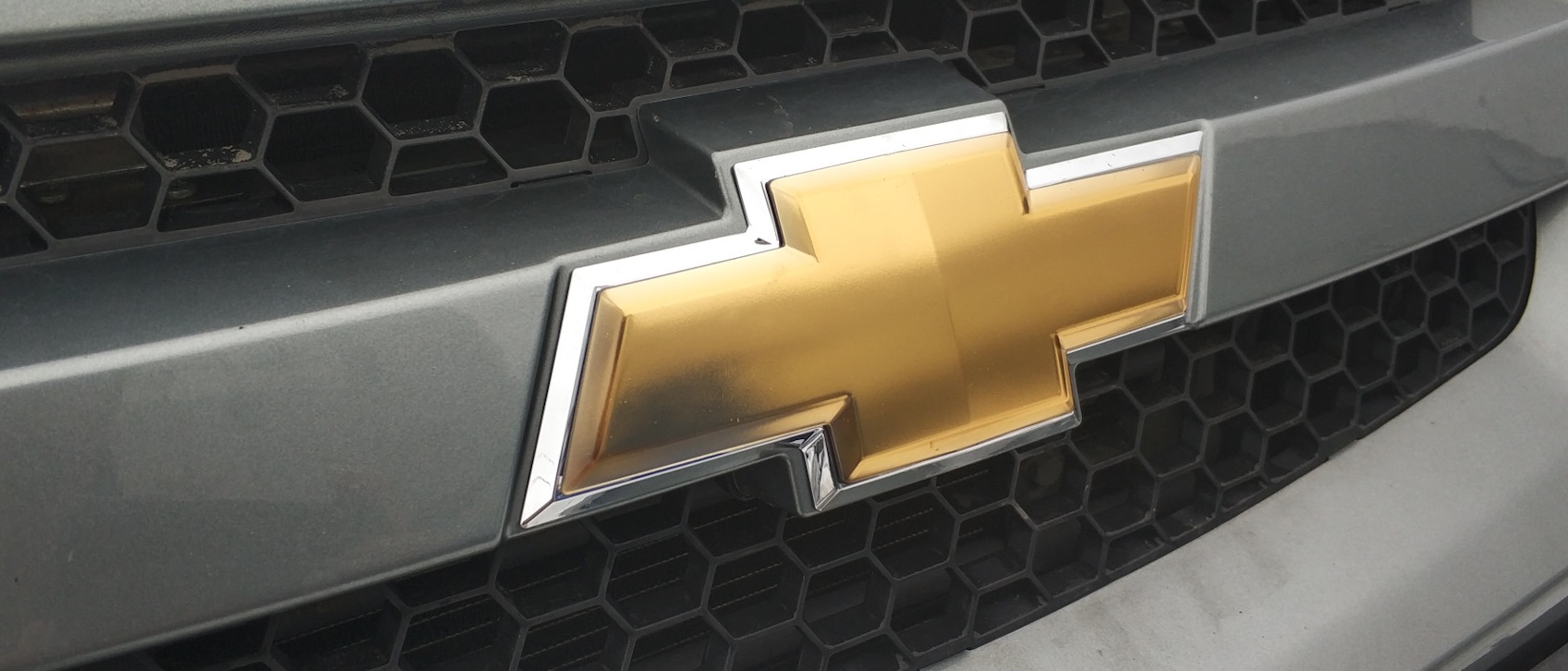 Эмблема решетки радиатора CHEVROLET NIVA ВАЗ 2123 оригинал