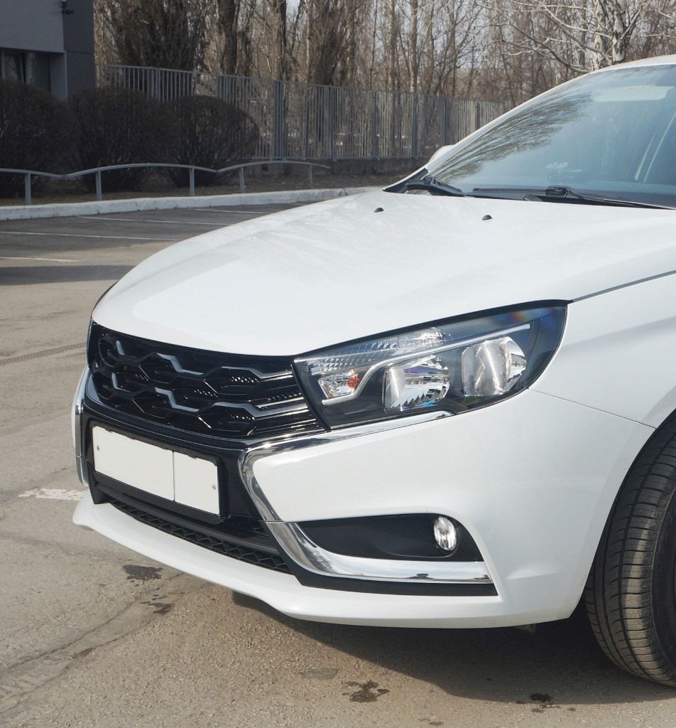 Решетка радиатора ЯЧЕЙКИ тюнинг на LADA VESTA